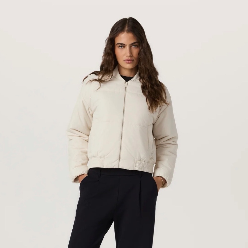 Vuori Drifted Insulated Jacket Milkweed size M